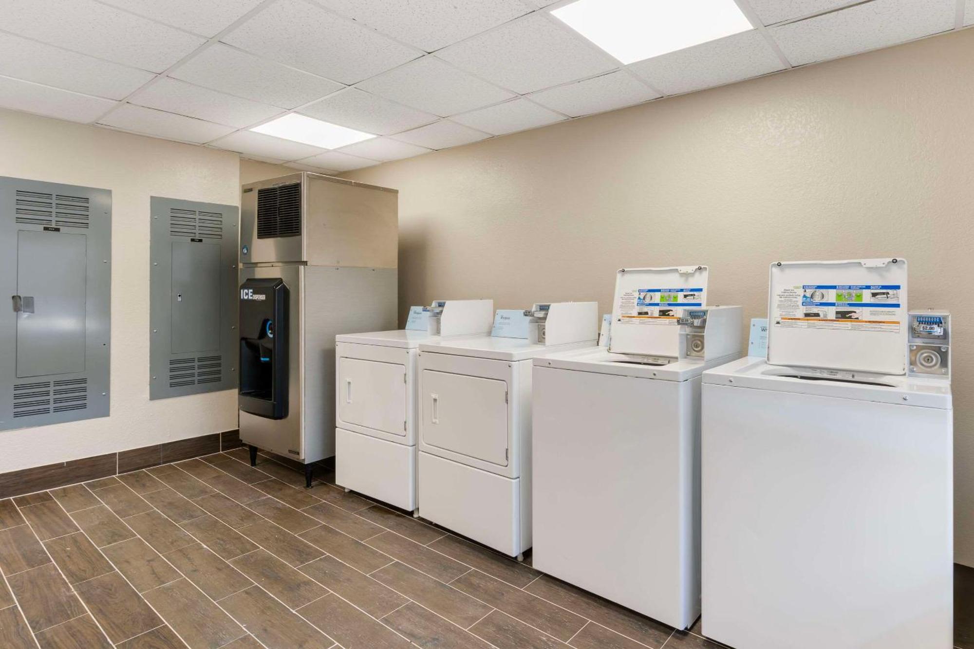 Comfort Suites West Jacksonville Esterno foto